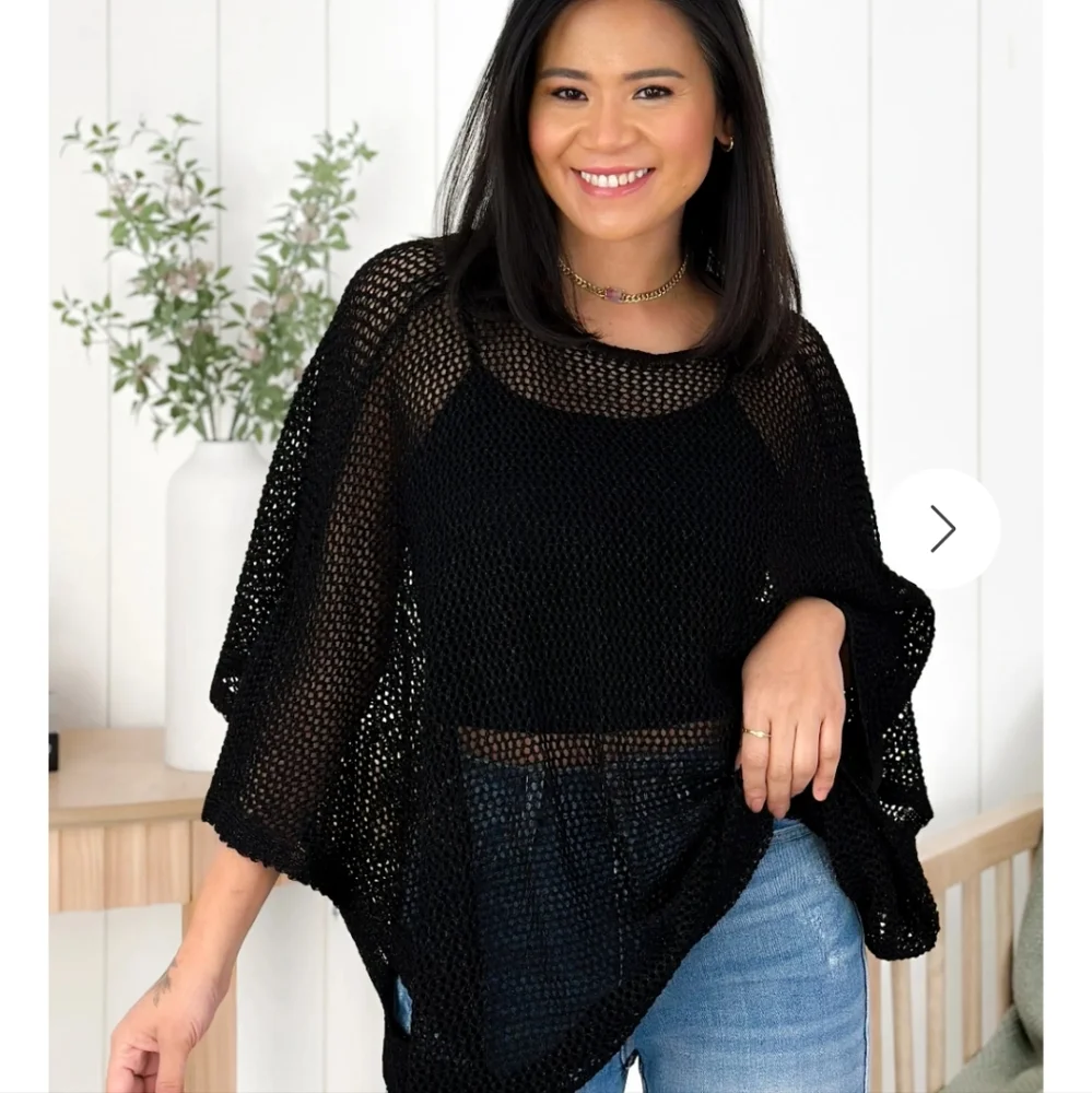 Poncho - Picture 5 of 9